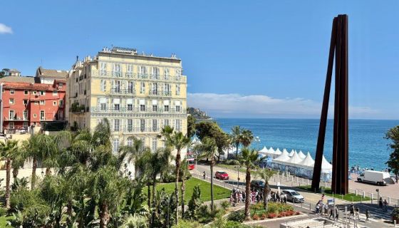 A louer APPARTEMENT T3 75 M2 VUE MER NICE