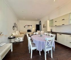 A louer APPARTEMENT T3 75 M2 VUE MER NICE