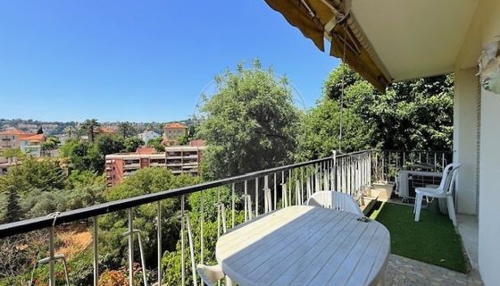 A louer APPARTEMENT DE PRESTIGE T4 70 M2 TERRASSE BORD DE MER NICE