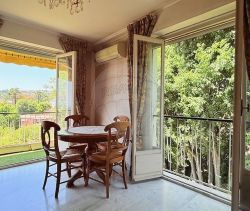 A louer APPARTEMENT DE PRESTIGE T4 70 M2 TERRASSE BORD DE MER NICE