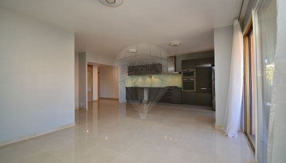 A louer APPARTEMENT NEUF T4 89 M2 BORD DE MER LE CANNET