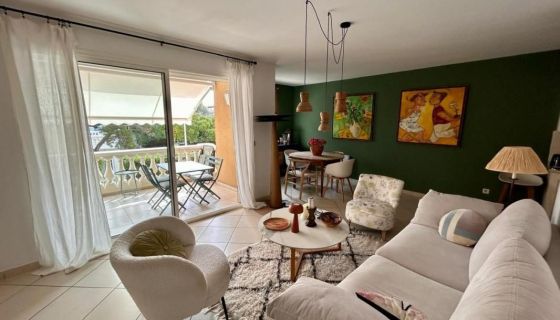 A louer APPARTEMENT NEUF T3 90 M2 TERRASSE BORD DE MER SAINTE MAXIME