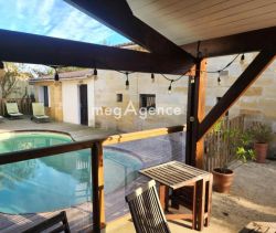 A louer MAISON  DE MAîTRE  BEGLES