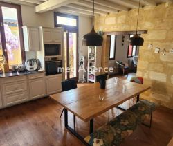 A louer MAISON  DE MAîTRE  BEGLES