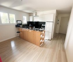 A louer APPARTEMENT T2 37 M2 BORD DE MER LA SEYNE SUR MER