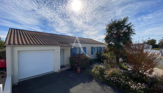 A vendre MAISON  4 PIECES 92 M2 BORD DE MER LONGEVILLE SUR MER