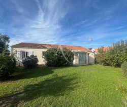 A vendre MAISON  4 PIECES 92 M2 BORD DE MER LONGEVILLE SUR MER