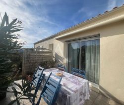 A vendre MAISON  4 PIECES 92 M2 BORD DE MER LONGEVILLE SUR MER