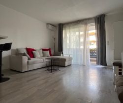 A louer APPARTEMENT T2 41 M2 TERRASSE BORD DE MER VILLENEUVE LOUBET