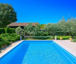 A louer MAISON  6 PIECES 204 M2 BORD DE MER GUJAN MESTRAS