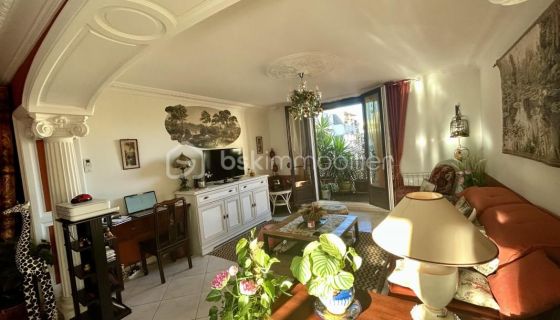 A louer APPARTEMENT T3 65 M2 BORD DE MER LA SEYNE SUR MER