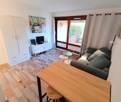 A louer STUDIO NEUF  23 M2 TERRASSE PLAGE à PIED SIX FOURS LES PLAGES