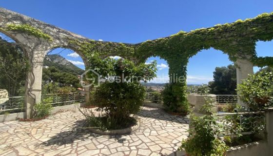 A louer MAISON  DE MAîTRE VUE MER TOULON