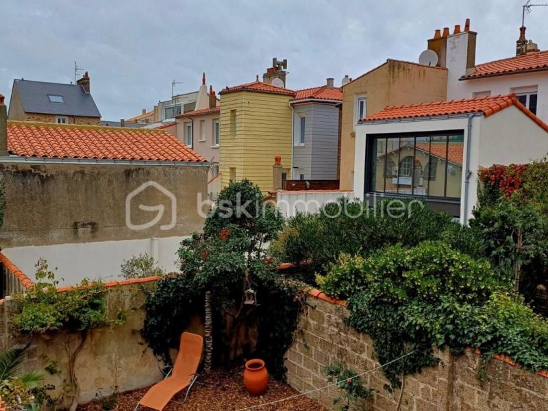 A louer MAISON  DE MAîTRE BORD DE MER LES SABLES D OLONNE