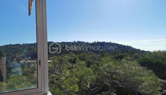 A louer APPARTEMENT T4 76 M2 TERRASSE VUE MER LE CANNET