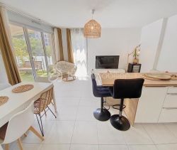 A louer APPARTEMENT T3 57 M2 TERRASSE BORD DE MER SETE