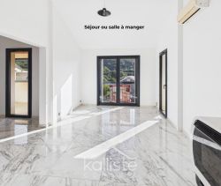 A louer APPARTEMENT T5 89 M2 BORD DE MER CAURO