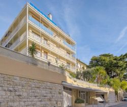 A louer APPARTEMENT T3 70 M2 TERRASSE BORD DE MER NICE