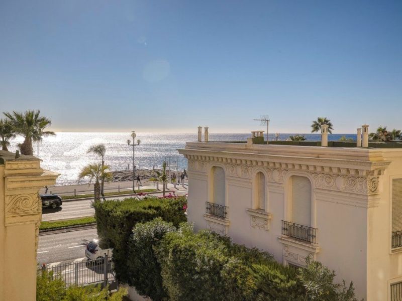 A louer APPARTEMENT DE PRESTIGE T3 60 M2 BORD DE MER NICE