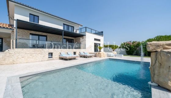 A louer MAISON  DE MAîTRE  UZES