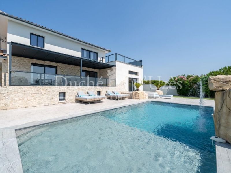 A louer MAISON  DE MAîTRE  UZES