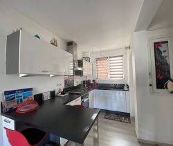 A louer APPARTEMENT T2 52 M2 PIEDS DANS L'EAU ROYAN