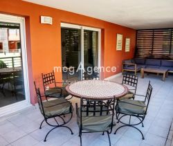 A louer APPARTEMENT DE PRESTIGE T2 57 M2 TERRASSE BORD DE MER AGAY