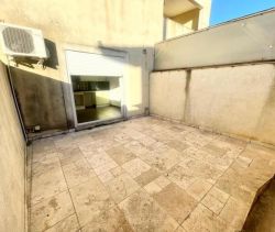 A louer STUDIO  22 M2 TERRASSE PLAGE à PIED SIX FOURS LES PLAGES