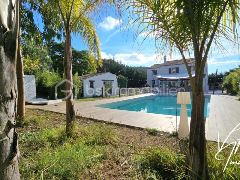 A louer MAISON  CONTEMPORAINE BORD DE MER SIX FOURS LES PLAGES