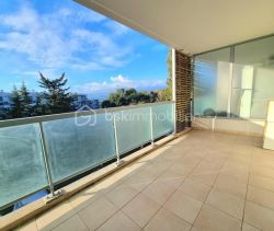 A louer STUDIO  28 M2 TERRASSE BORD DE MER LE CANNET