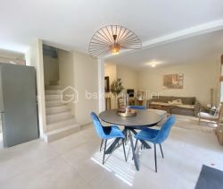 A louer MAISON  CONTEMPORAINE BORD DE MER SIX FOURS LES PLAGES