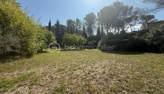 A louer MAISON  1 077 M2  VENTABREN