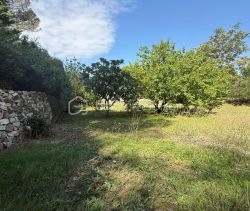 A louer MAISON  1 077 M2  VENTABREN