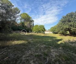 A louer MAISON  1 077 M2  VENTABREN