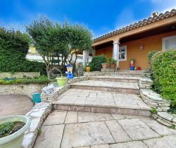 En alquiler: casa de 5 habitaciones, 140 m², Pézenas