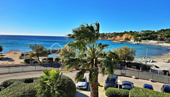 A louer APPARTEMENT DE PRESTIGE T3 90 M2 TERRASSE PIEDS DANS L'EAU CARRY LE ROUET