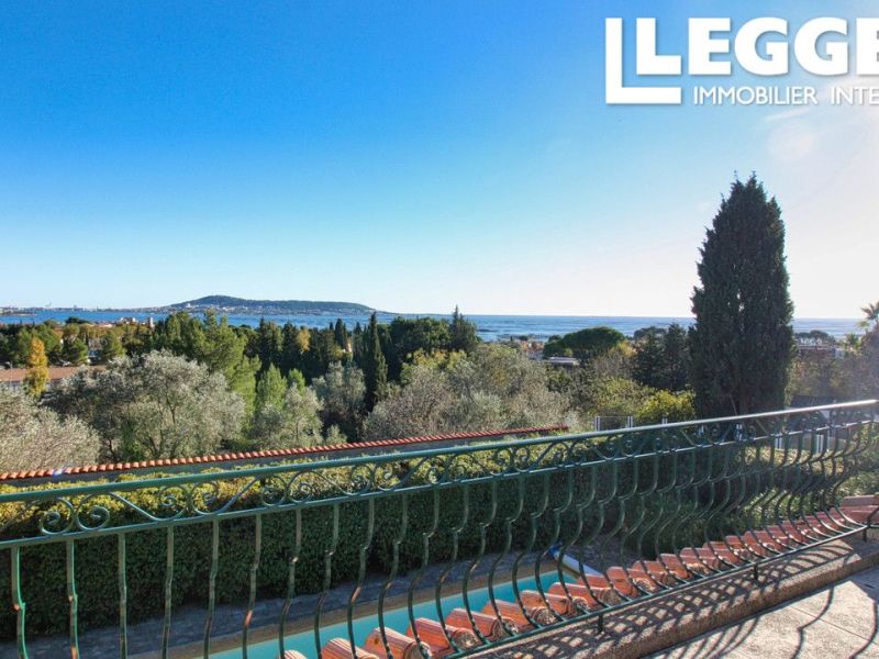 A louer MAISON  6 PIECES 160 M2 BORD DE MER BOUZIGUES