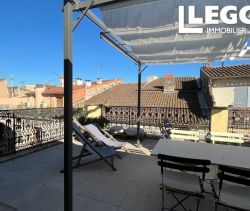 A louer APPARTEMENT DUPLEX T6 117 M2 TERRASSE BORD DE MER ARLES
