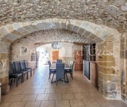 A louer MAISON  DE MAîTRE  UZES