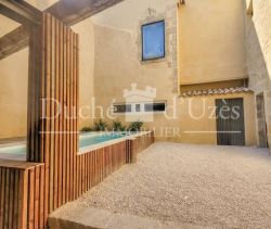 A louer MAISON  DE MAîTRE  UZES