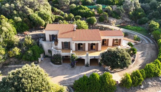 A louer MAISON  5 PIECES 165 M2 BORD DE MER VICO