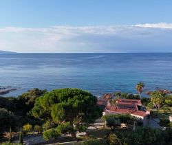 A louer MAISON  5 PIECES 165 M2 BORD DE MER VICO