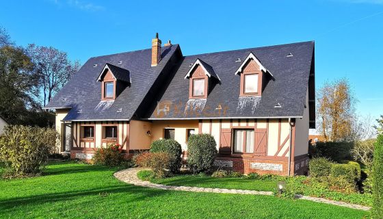 A louer MAISON  D'ARCHITECTE  SAINT NICOLAS D ALIERMONT Commerce et commodités