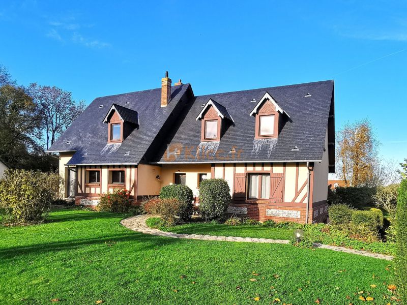 A louer MAISON  D'ARCHITECTE  SAINT NICOLAS D ALIERMONT Commerce et commodités