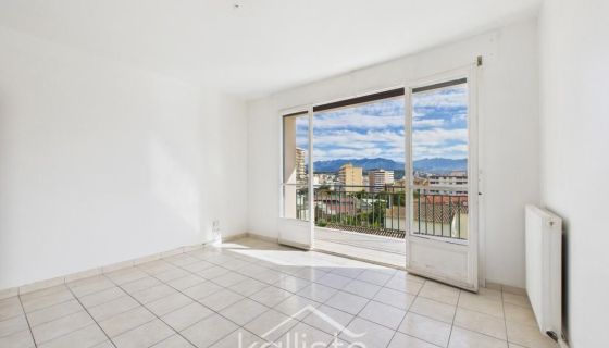 A louer APPARTEMENT T3 65 M2 BORD DE MER AJACCIO