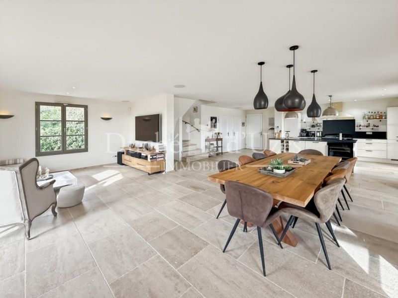 A louer MAISON  5 PIECES 158 M2  UZES