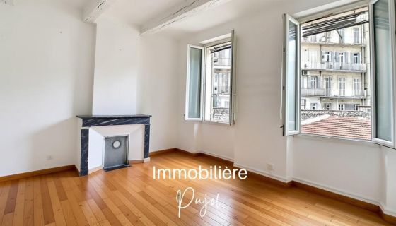A vendre APPARTEMENT T2 40 M² A RENOVER Marseille