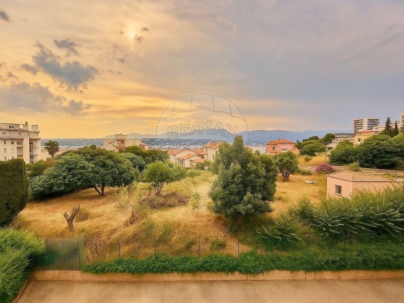 A louer APPARTEMENT T3 63 M2 TERRASSE BORD DE MER NICE