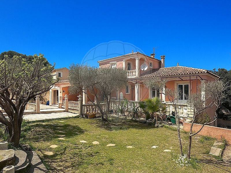 A louer MAISON  6 PIECES 145 M2  POULX