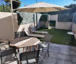 A vendre APPARTEMENT T2 46 M2 TERRASSE BORD DE MER LES ISSAMBRES